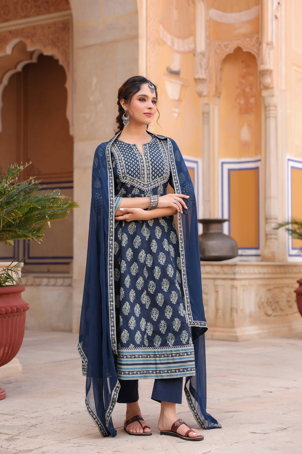 Women Ethnic Motifs Printed Regular Pure Cotton Kurta with Trousers & With Dupatta