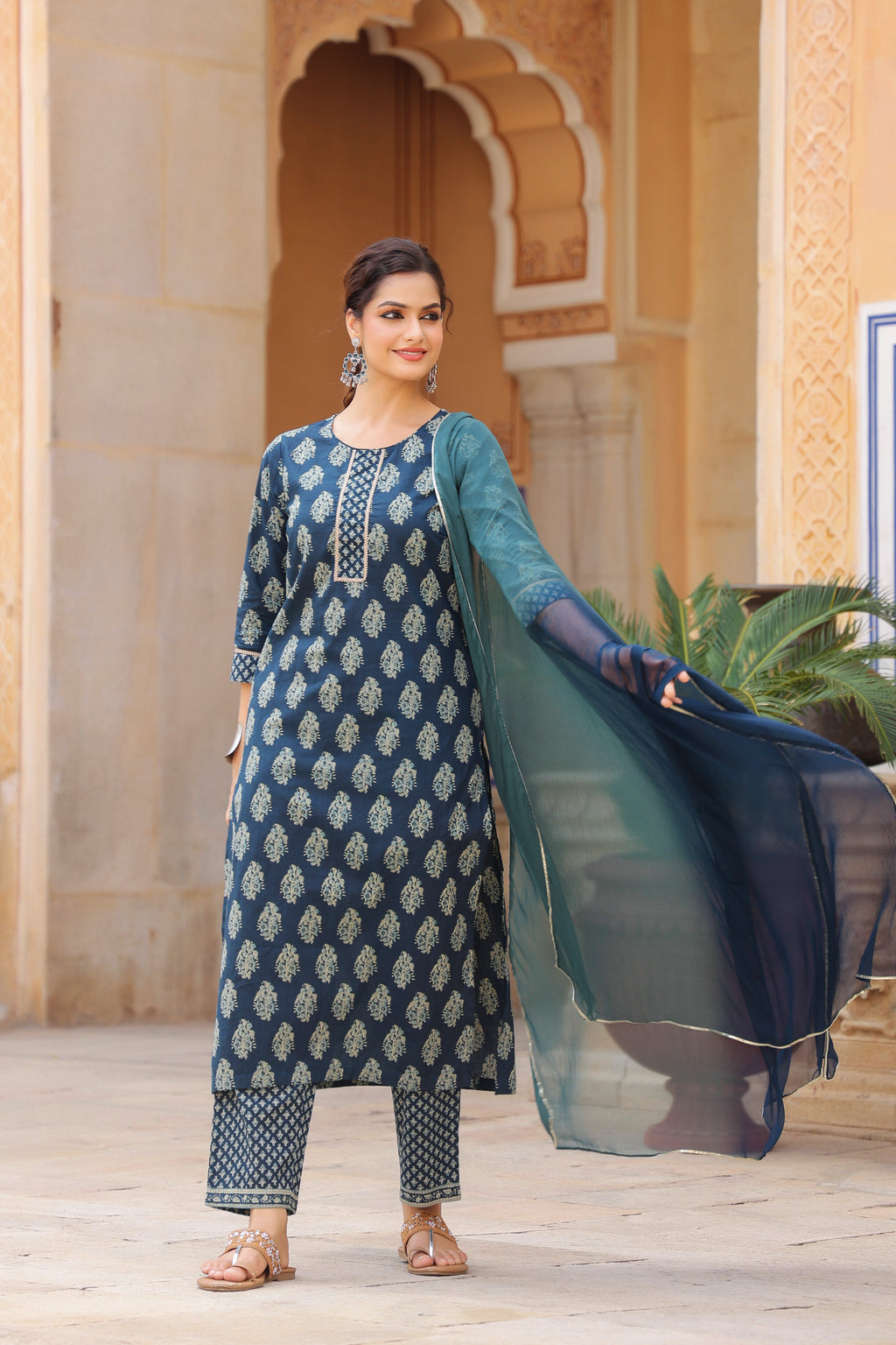 Women Ethnic Motifs Printed Regular Pure Cotton Kurta with Trousers & With Dupatta