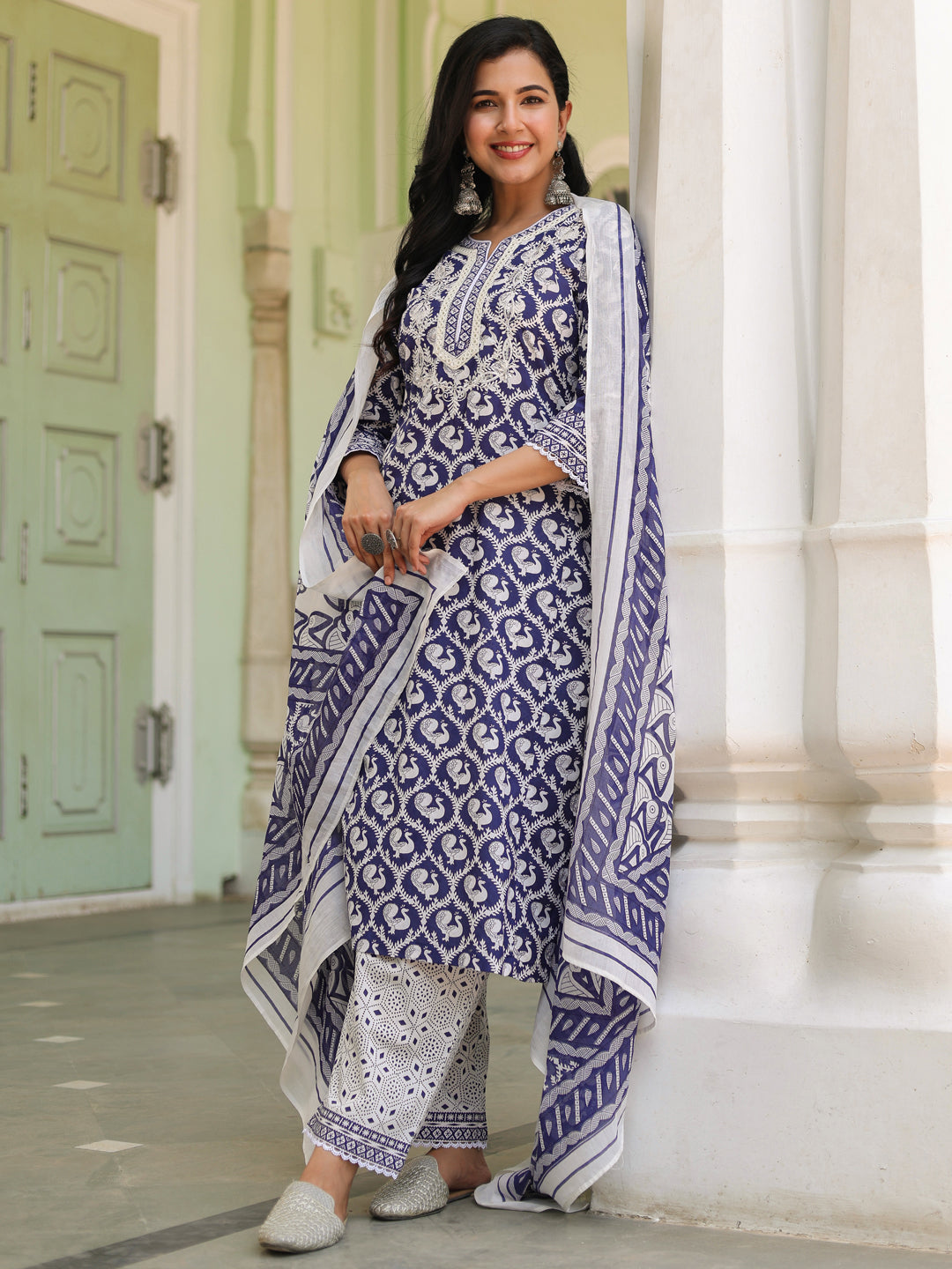 Women Printed Pure Cotton Kurta with Trousers & With Dupatta