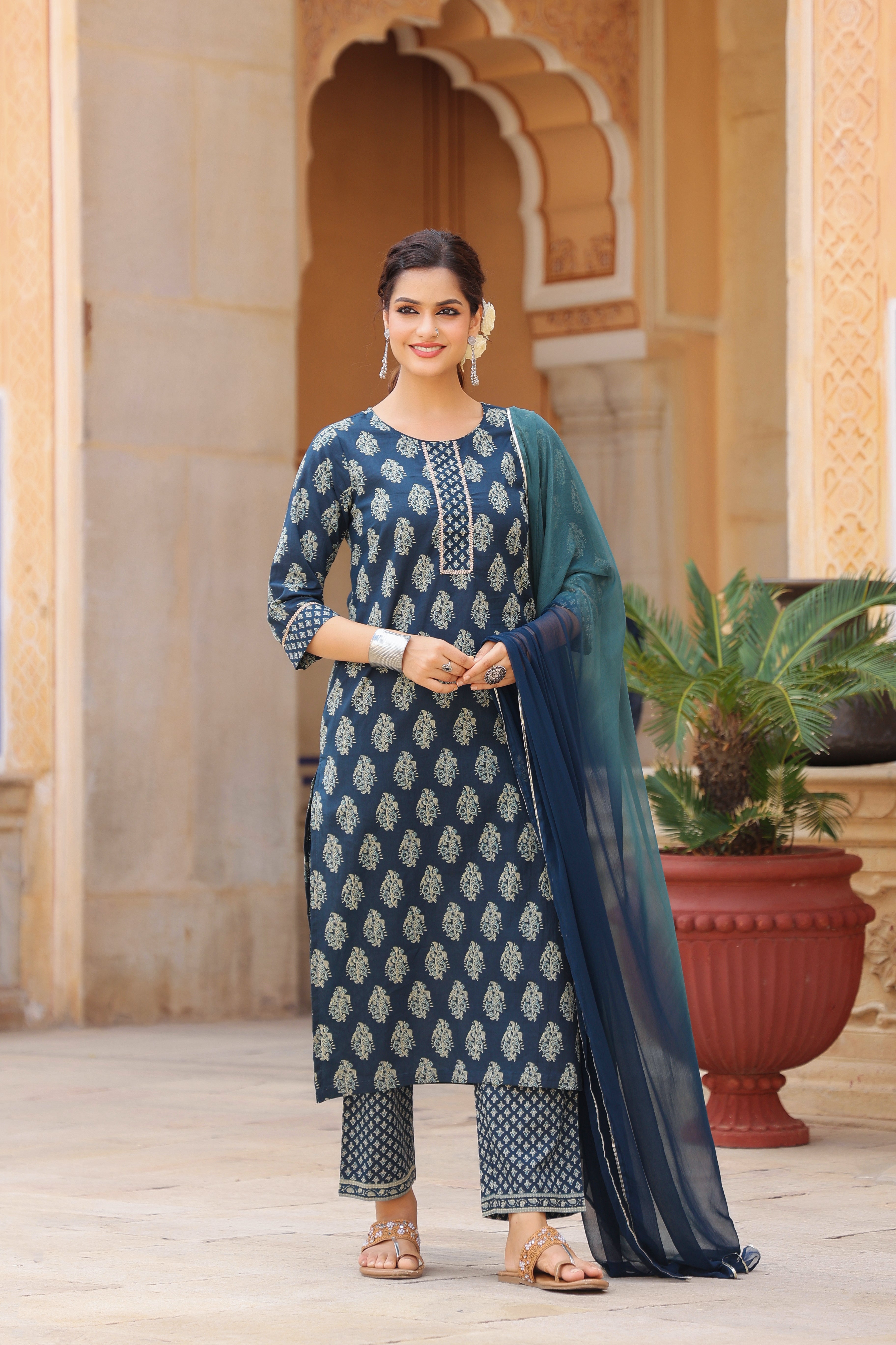 Women Ethnic Motifs Printed Regular Pure Cotton Kurta with Trousers & With Dupatta