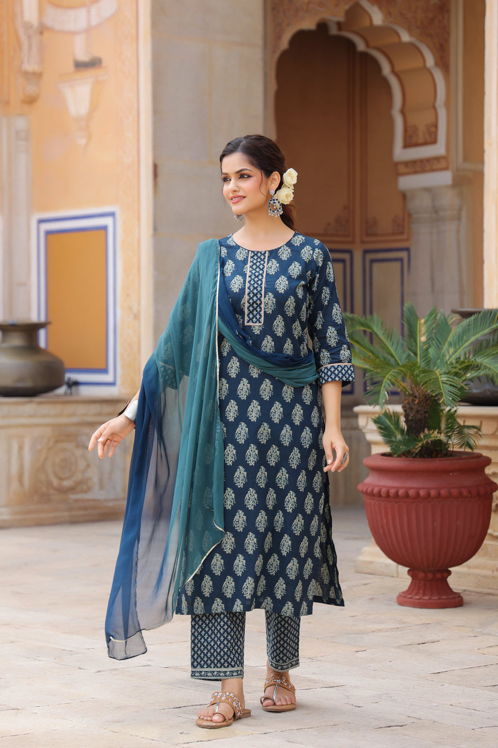 Women Ethnic Motifs Printed Regular Pure Cotton Kurta with Trousers & With Dupatta