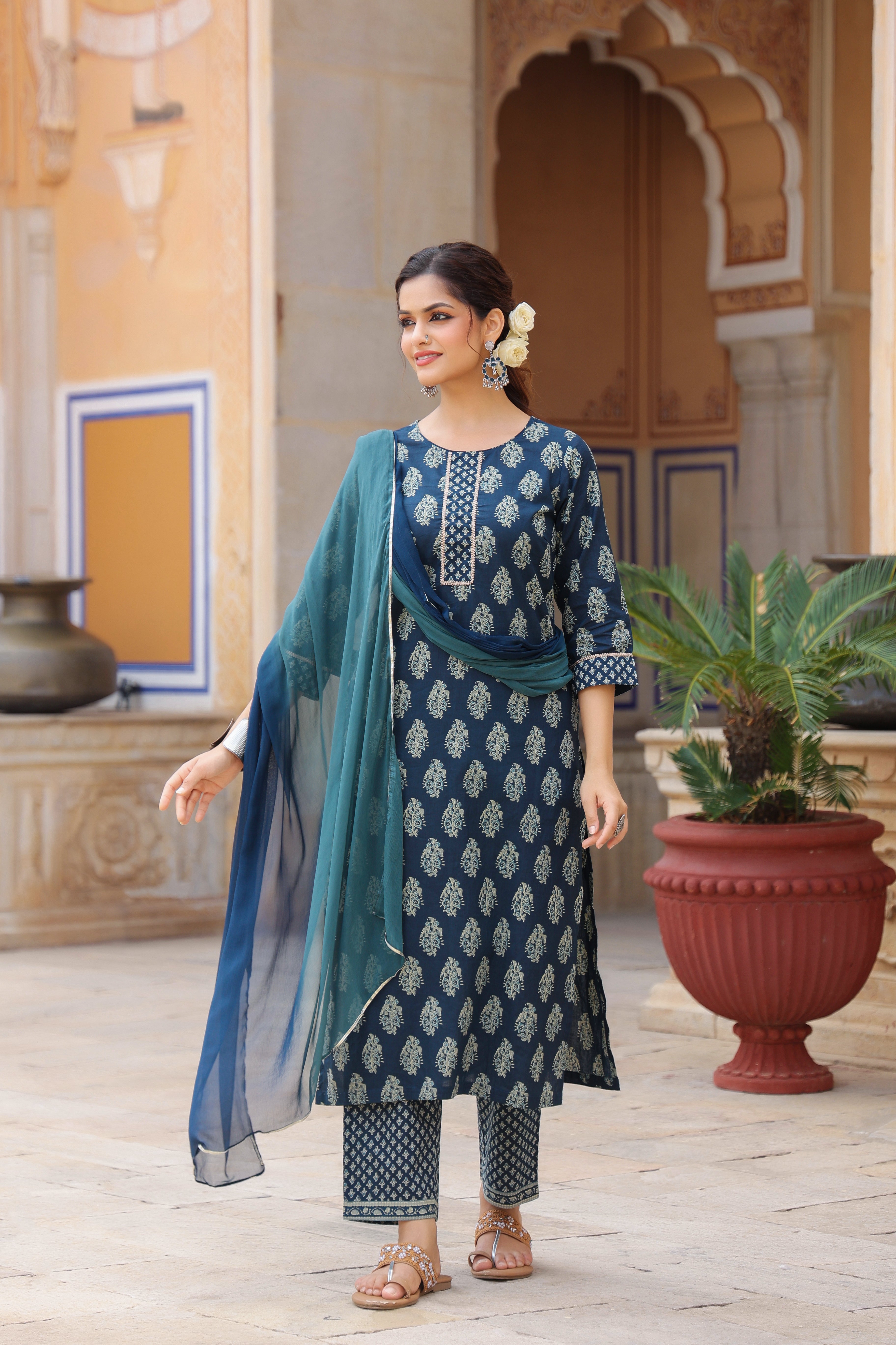 Women Ethnic Motifs Printed Regular Pure Cotton Kurta with Trousers & With Dupatta