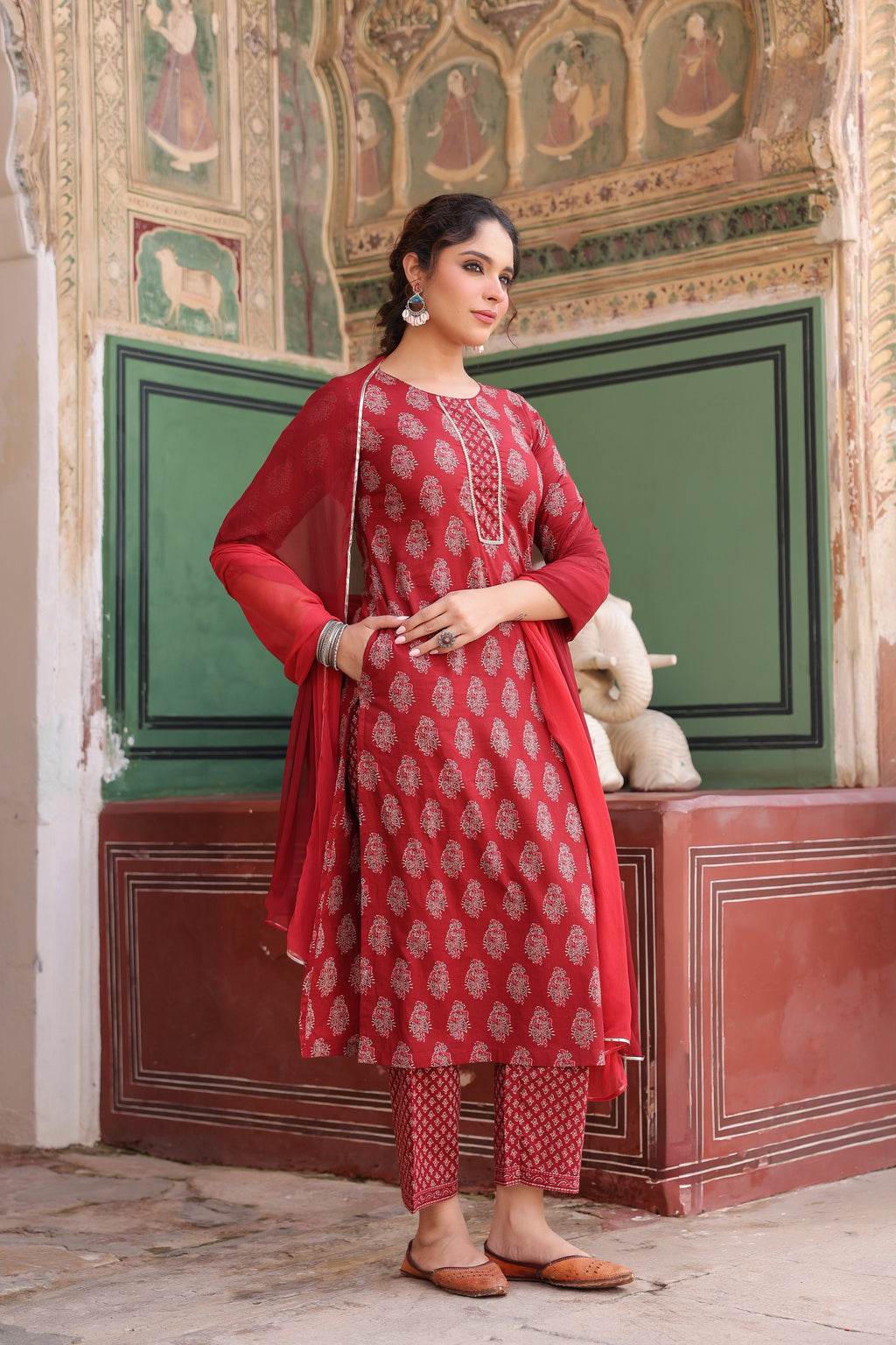 Women Ethnic Motifs Printed Regular Pure Cotton Kurta with Trousers & With Dupatta