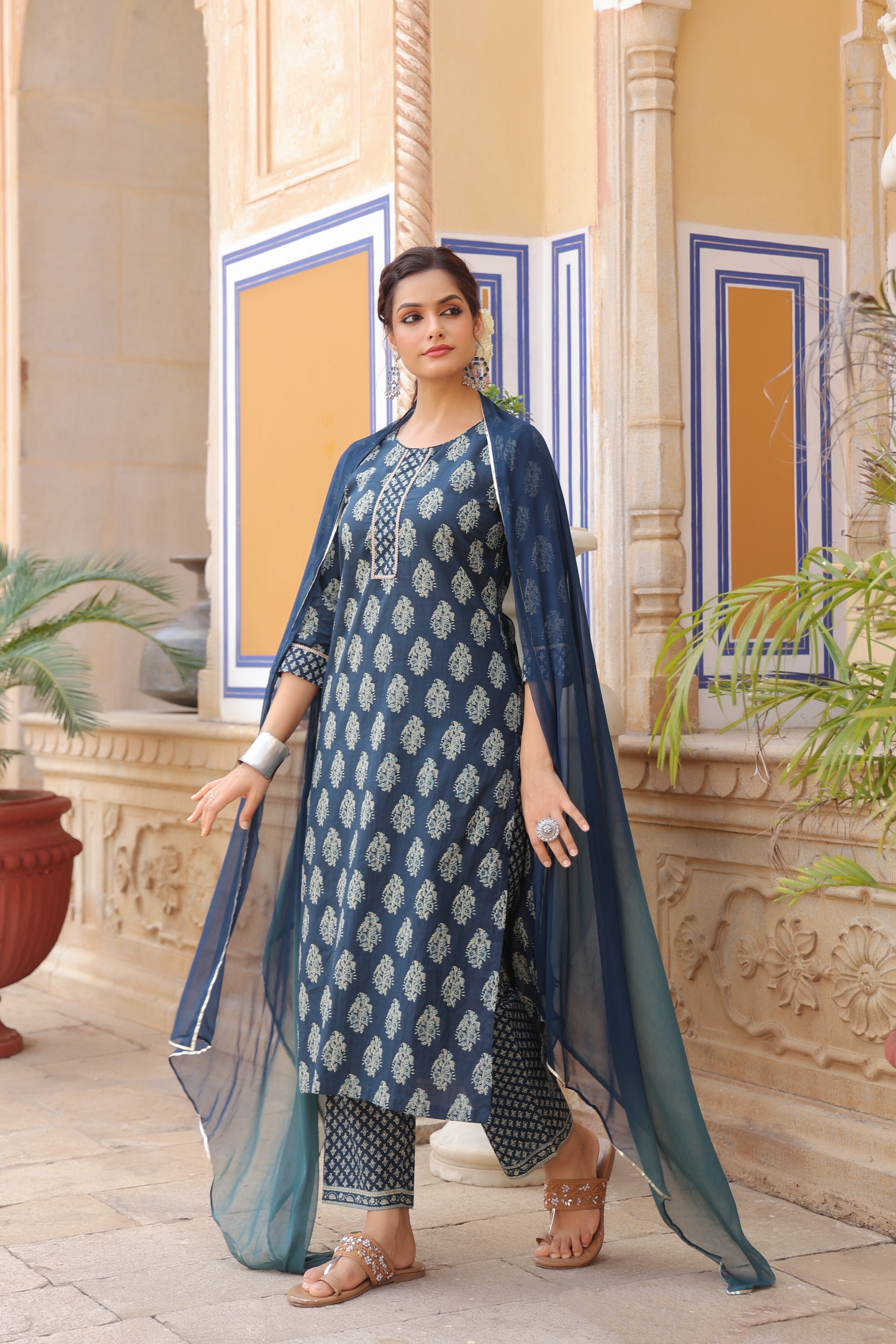 Women Ethnic Motifs Printed Regular Pure Cotton Kurta with Trousers & With Dupatta