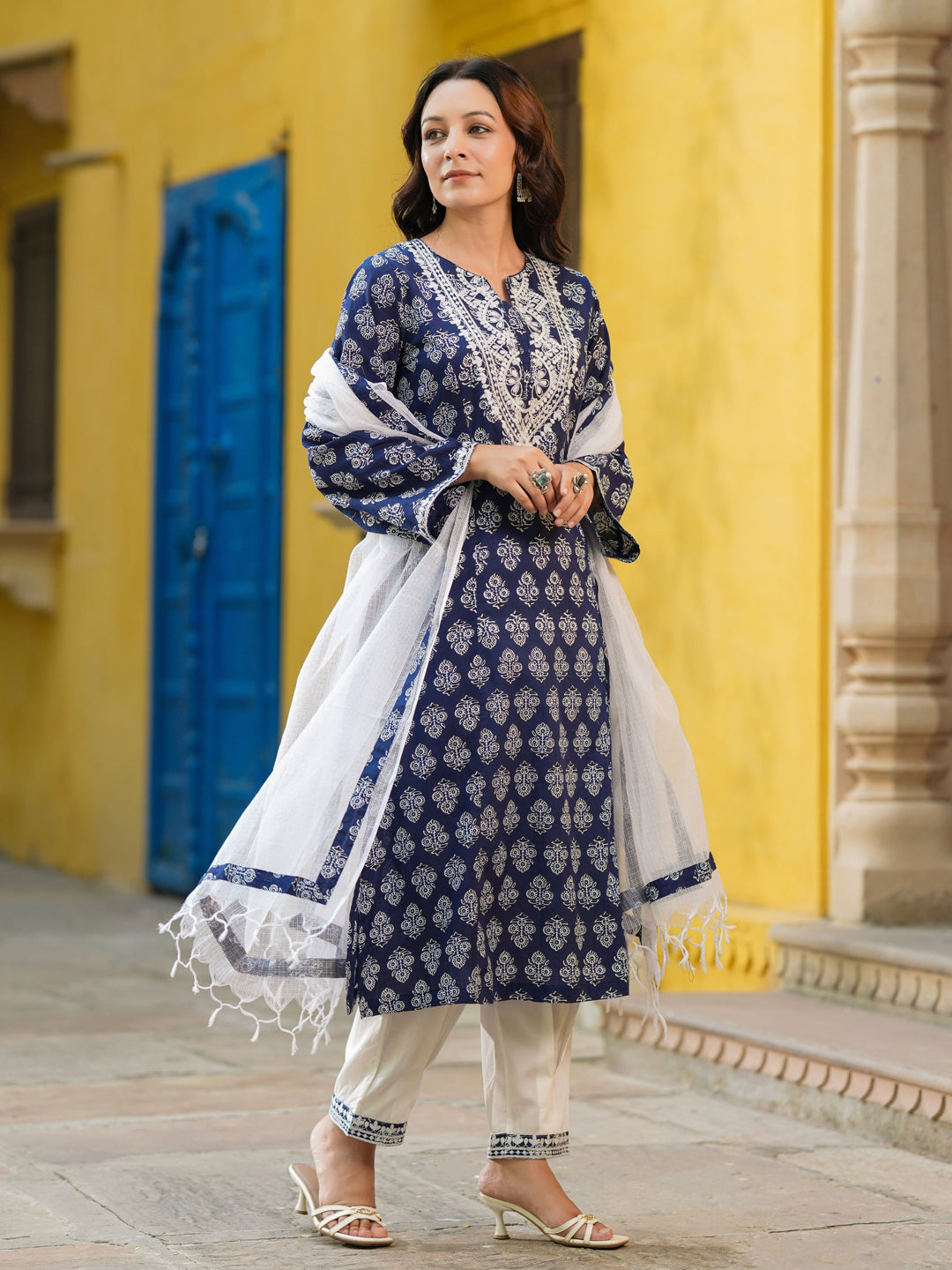Women Ethnic Motifs Printed Regular Thread Work Pure Cotton Kurta with Trousers & With Dupatta