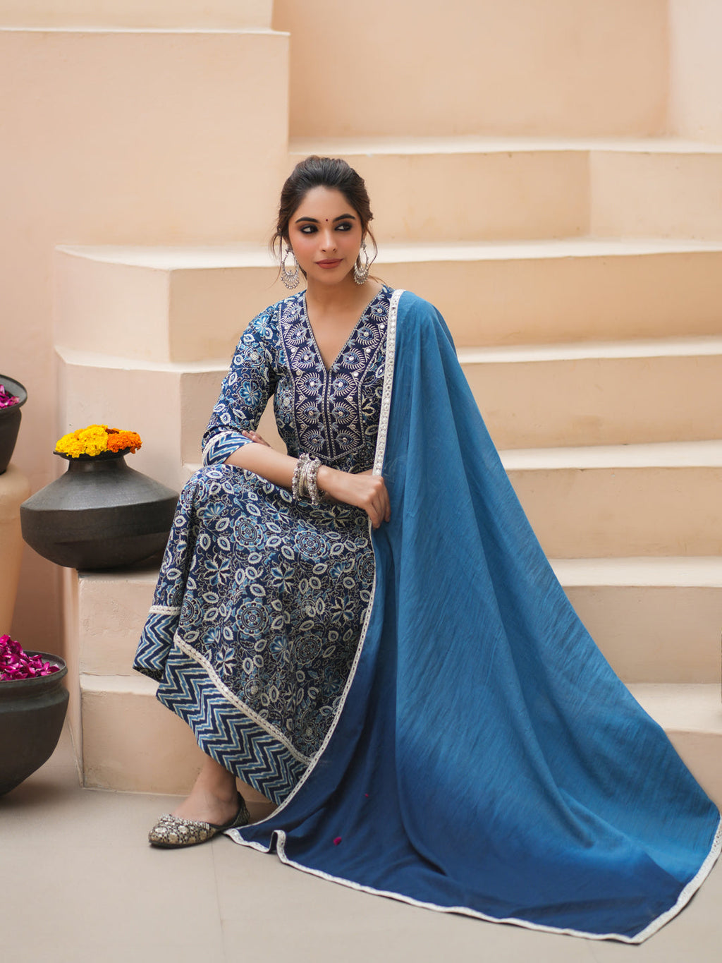 Women Floral Printed Cotton Kurta with Trousers & Dupatta