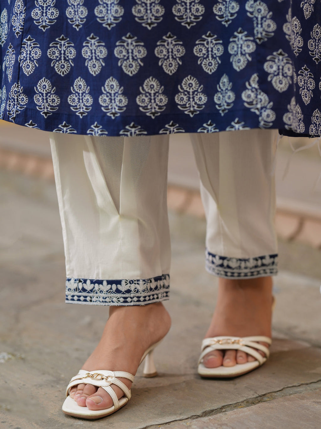 Women Ethnic Motifs Printed Regular Thread Work Pure Cotton Kurta with Trousers & With Dupatta