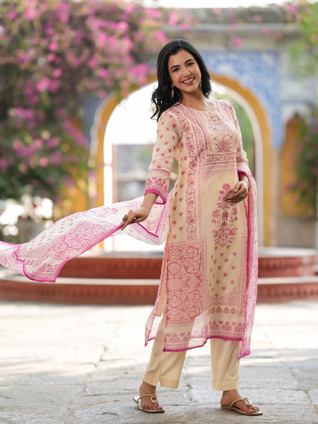 Women Ethnic Motifs Printed Kurta with Trousers & Dupatta