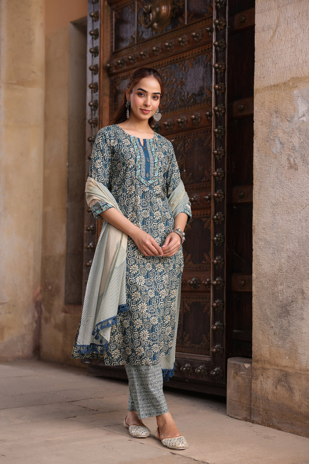 Women Floral Printed Regular Pure Cotton Kurta with Trousers & With Dupatta