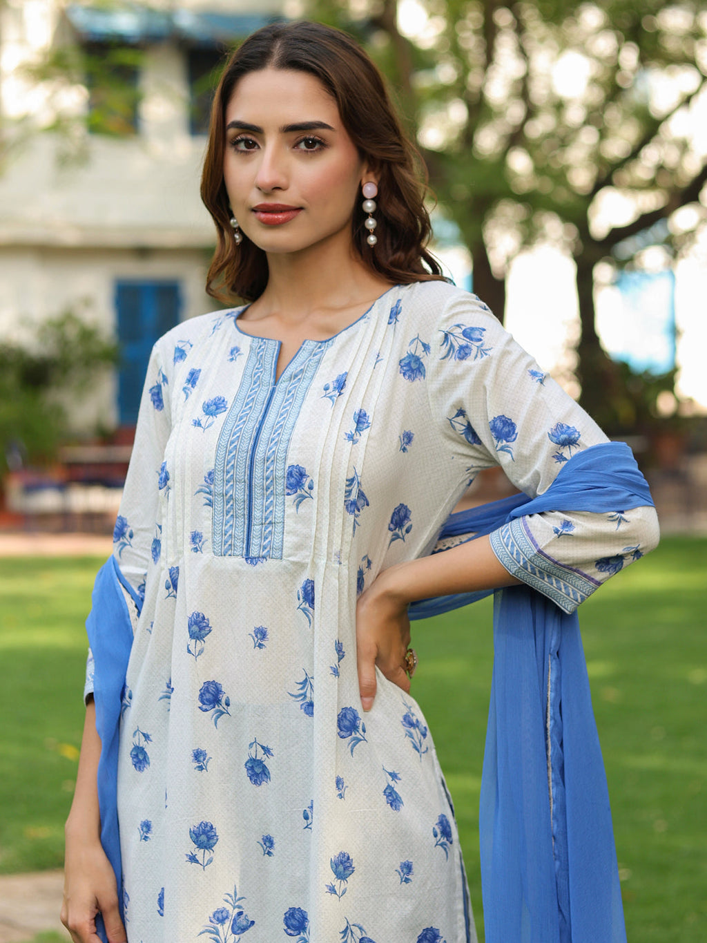 Women Floral Printed Pure Cotton Kurta with Trousers & Dupatta