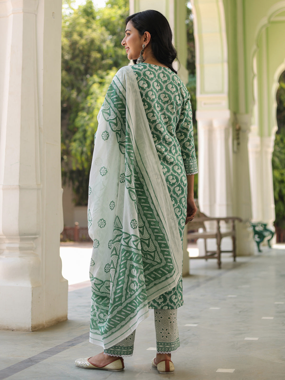 Women Printed Pure Cotton Kurta with Trousers & With Dupatta