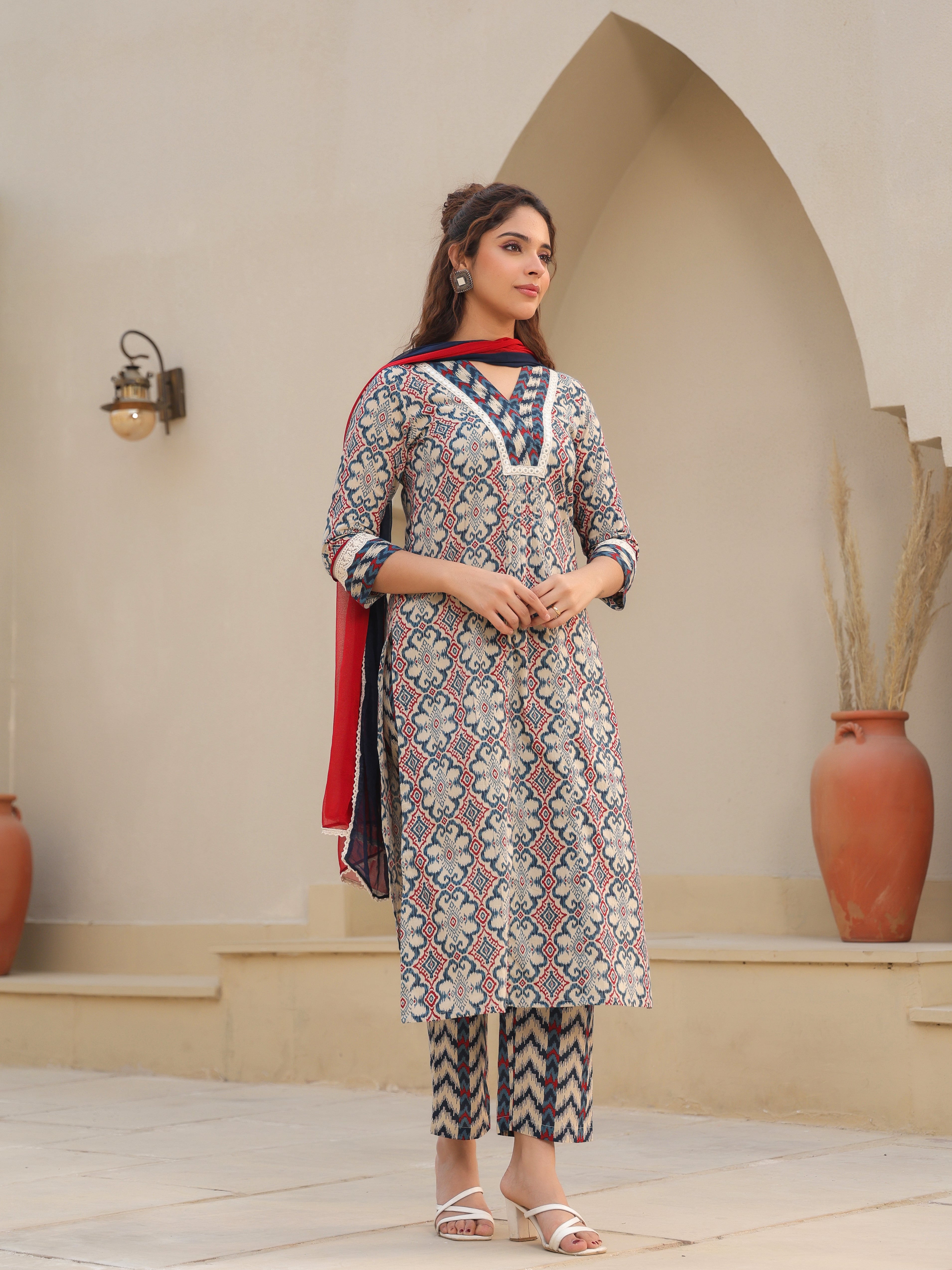 Women Printed Regular Pure Cotton Kurta with Trousers & With Dupatta