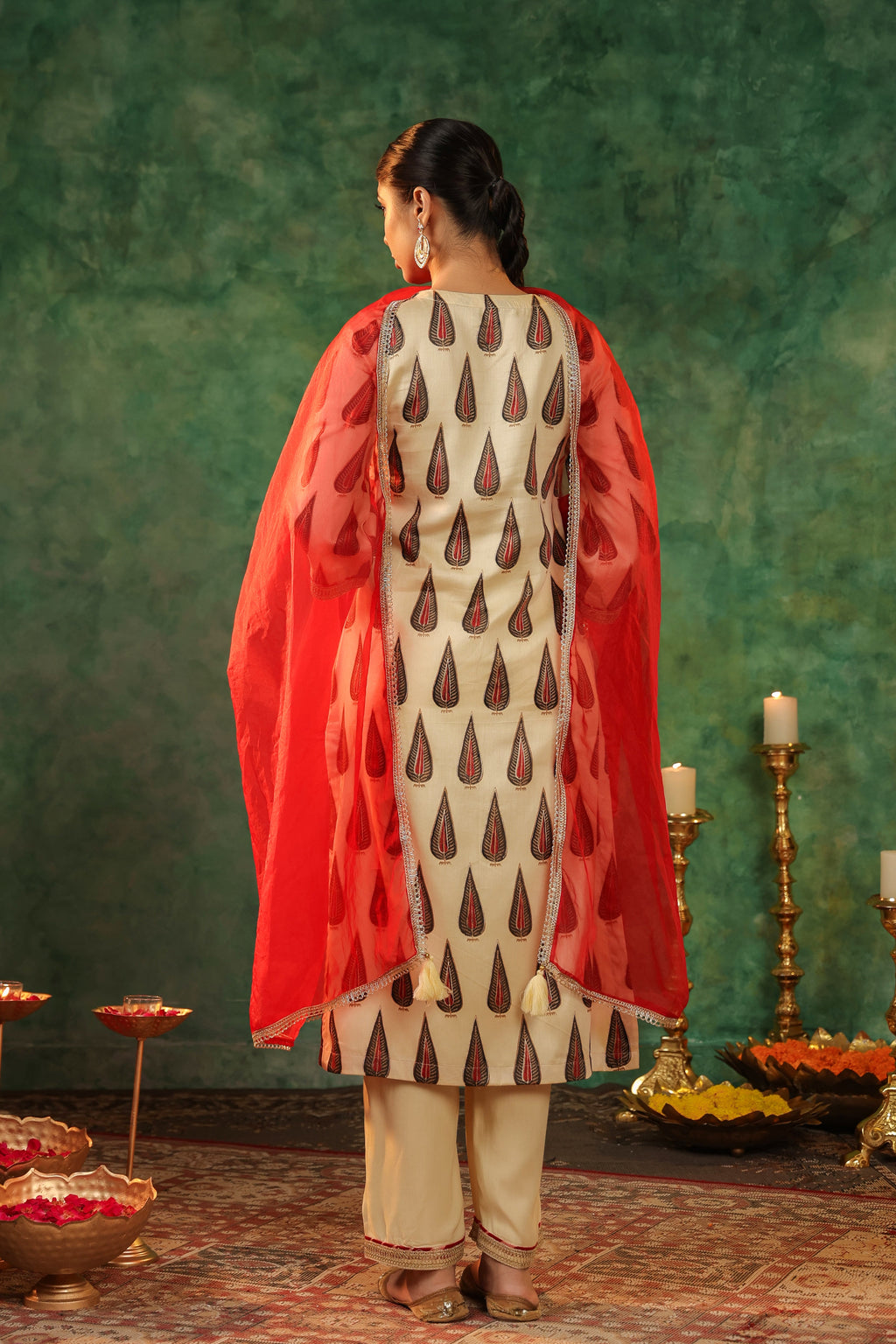 Women Ethnic Motifs Printed Regular Beads and Stones Kurta with Trousers & With Dupatta