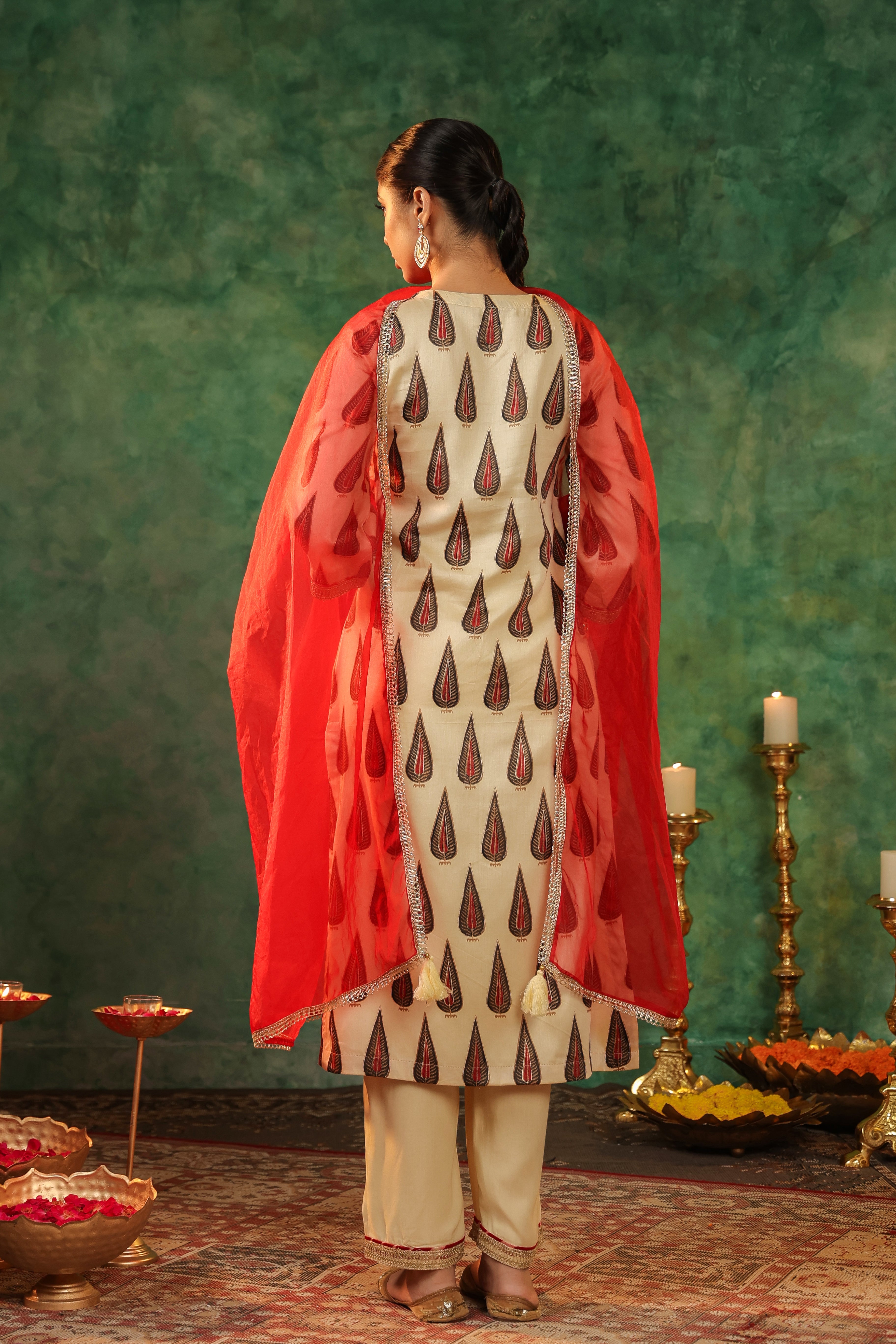 Women Ethnic Motifs Printed Regular Beads and Stones Kurta with Trousers & With Dupatta