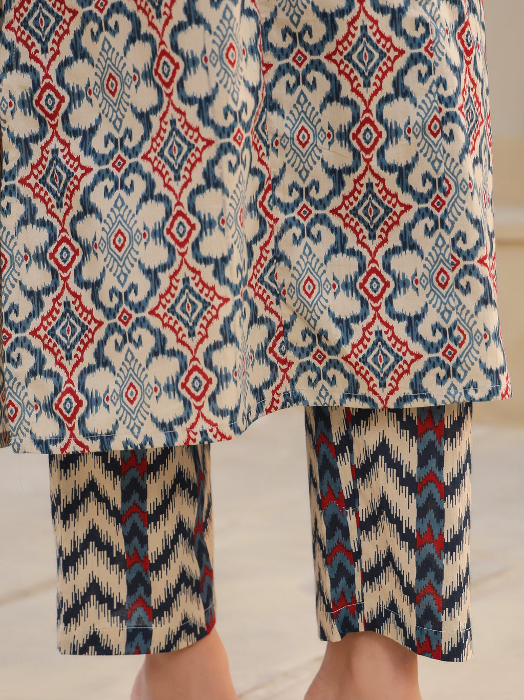 Women Printed Regular Pure Cotton Kurta with Trousers & With Dupatta