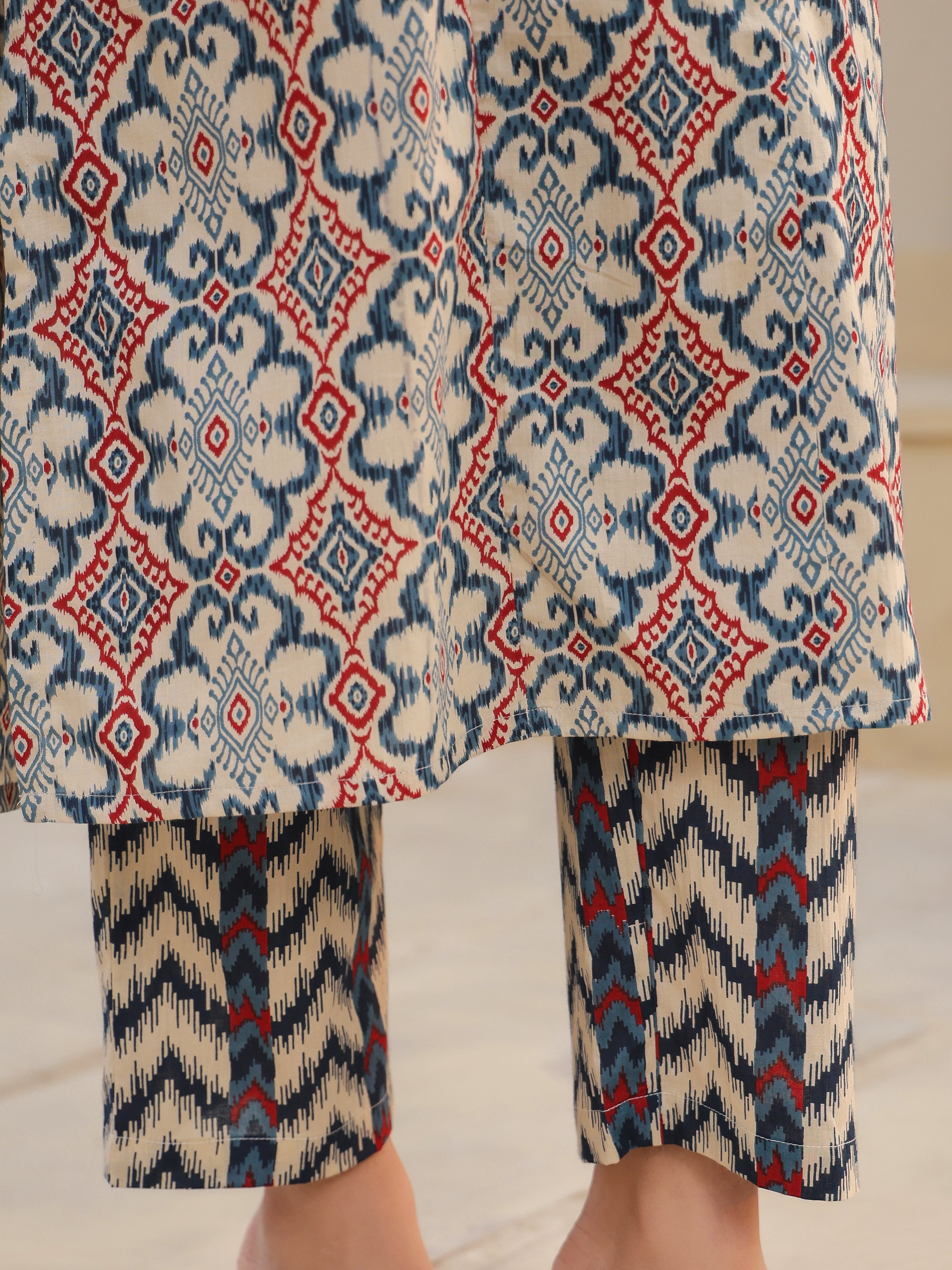 Women Printed Regular Pure Cotton Kurta with Trousers & With Dupatta