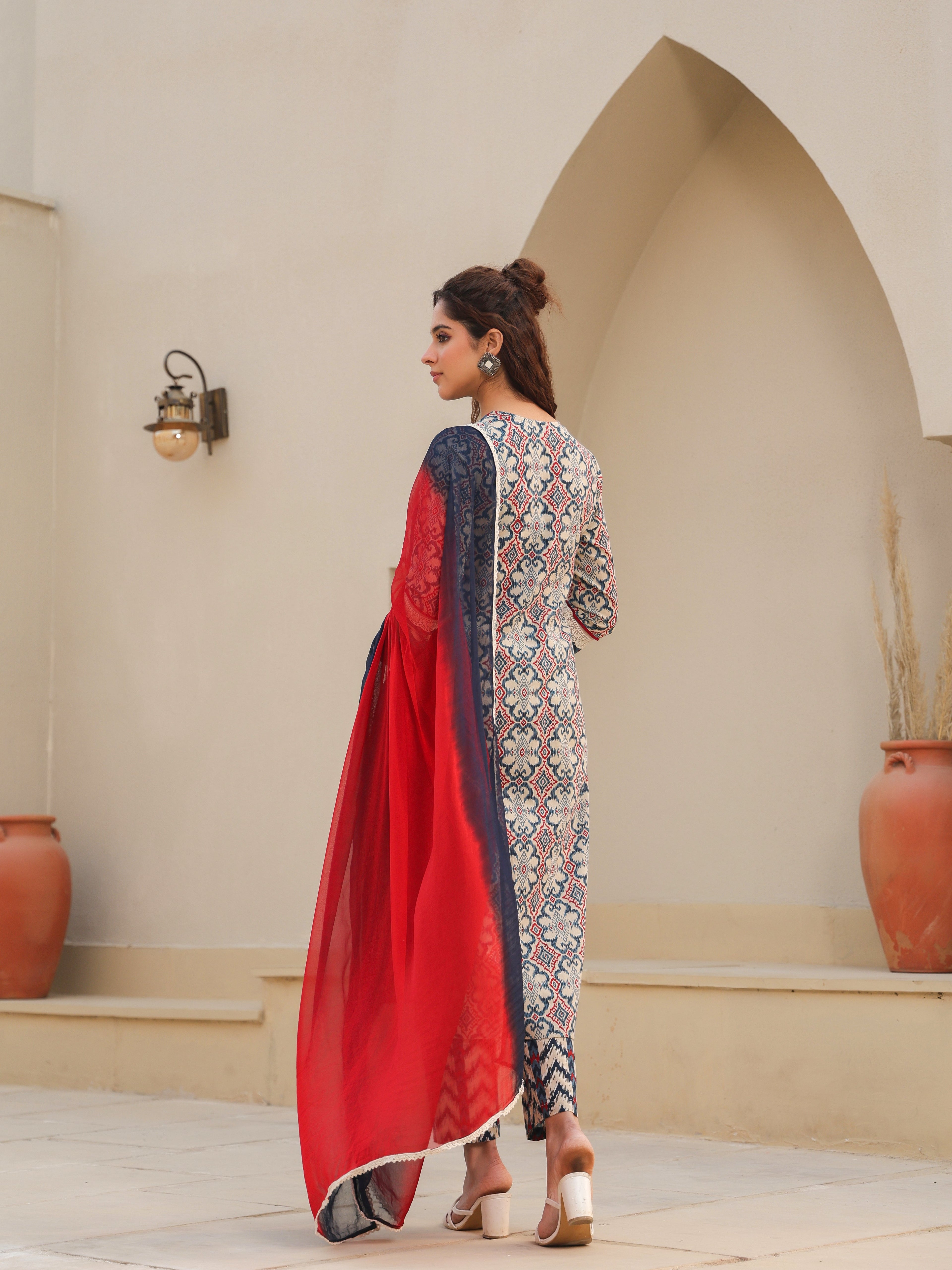 Women Printed Regular Pure Cotton Kurta with Trousers & With Dupatta
