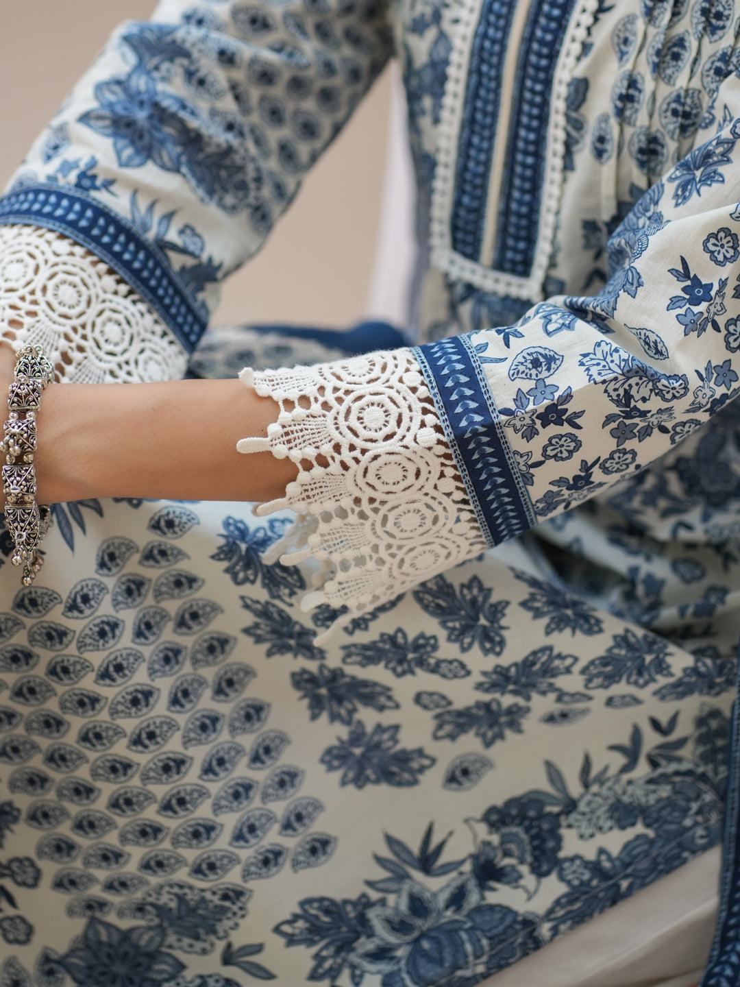 Floral Printed Thread Work Pure Cotton Straight Kurta & Trouser & Dupatta