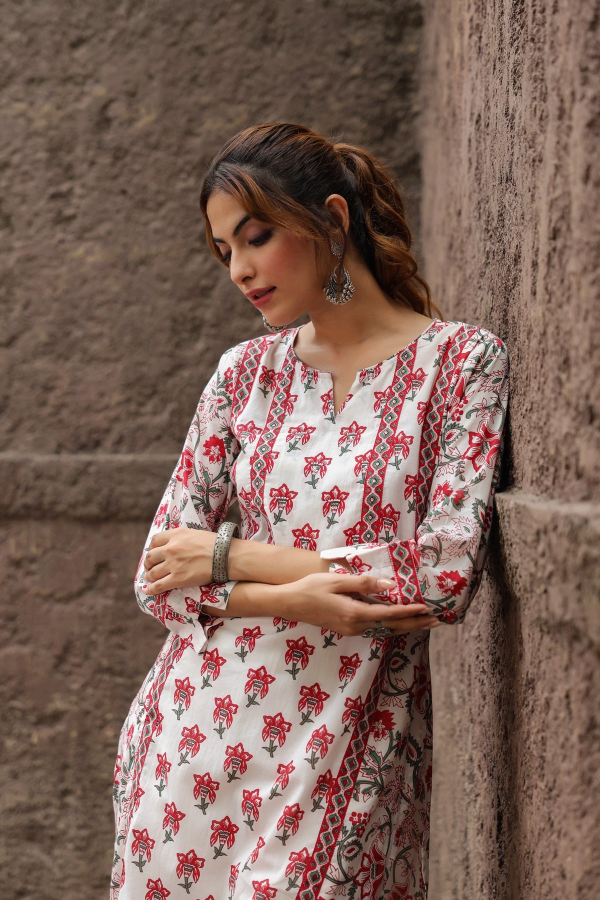 Women Ethnic Motifs Printed Thread Work Kurta