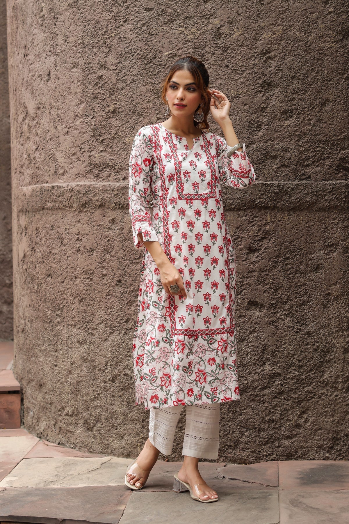 Women Ethnic Motifs Printed Thread Work Kurta