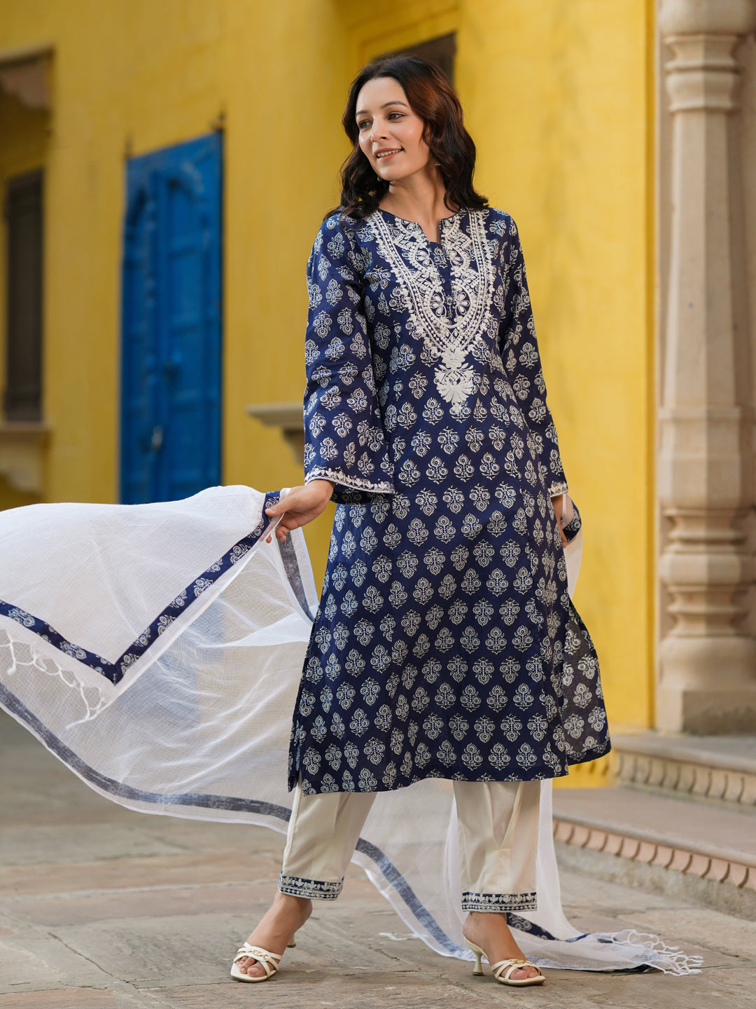 Women Ethnic Motifs Printed Regular Thread Work Pure Cotton Kurta with Trousers & With Dupatta