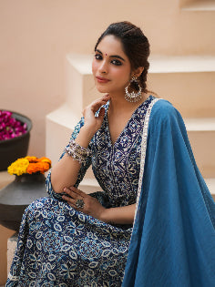Women Floral Printed Cotton Kurta with Trousers & Dupatta