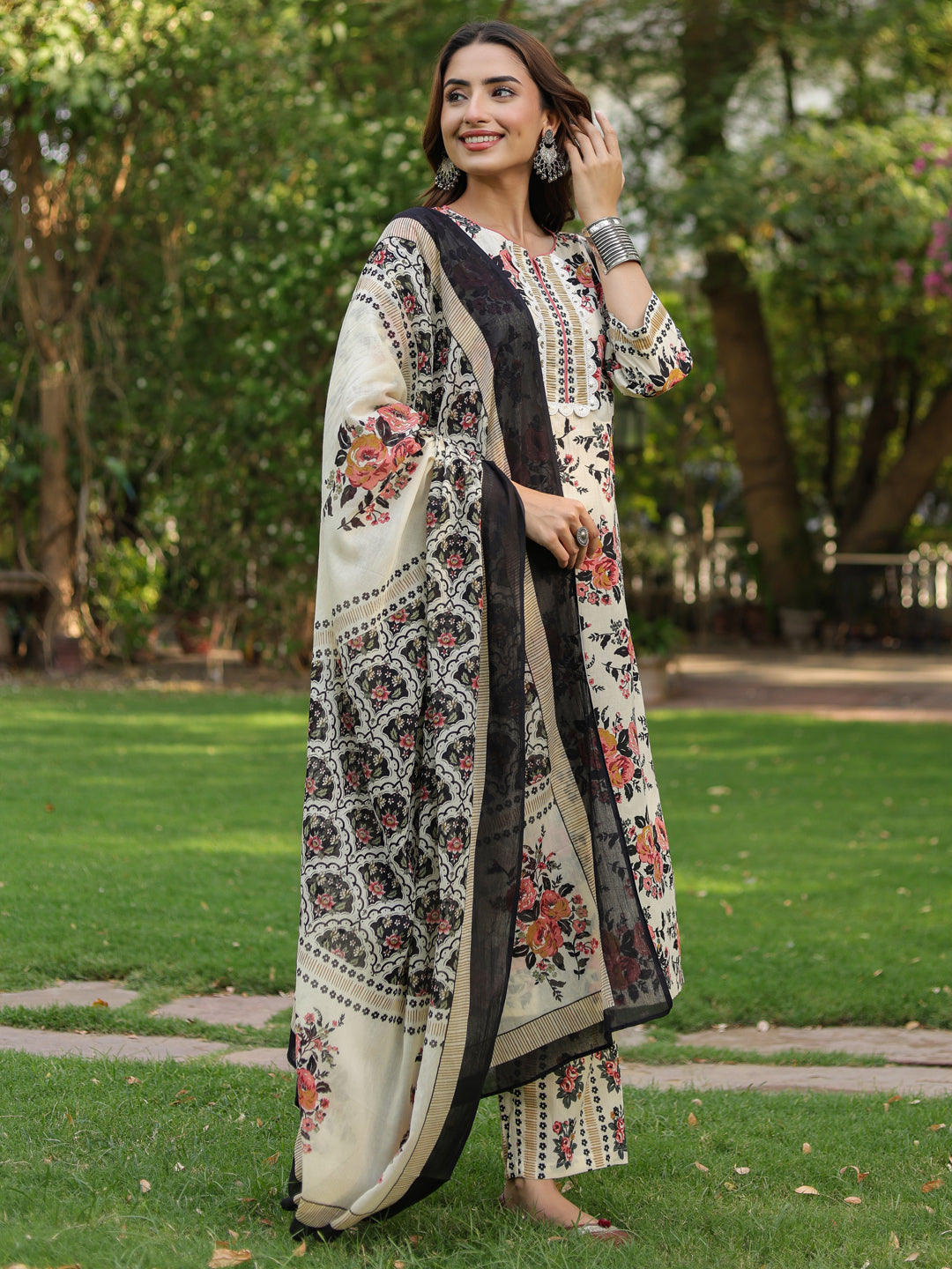 Women Floral Printed Regular Pure Cotton Kurta with Trousers & With Dupatta
