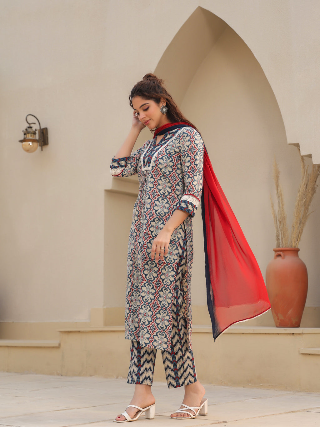 Women Printed Regular Pure Cotton Kurta with Trousers & With Dupatta