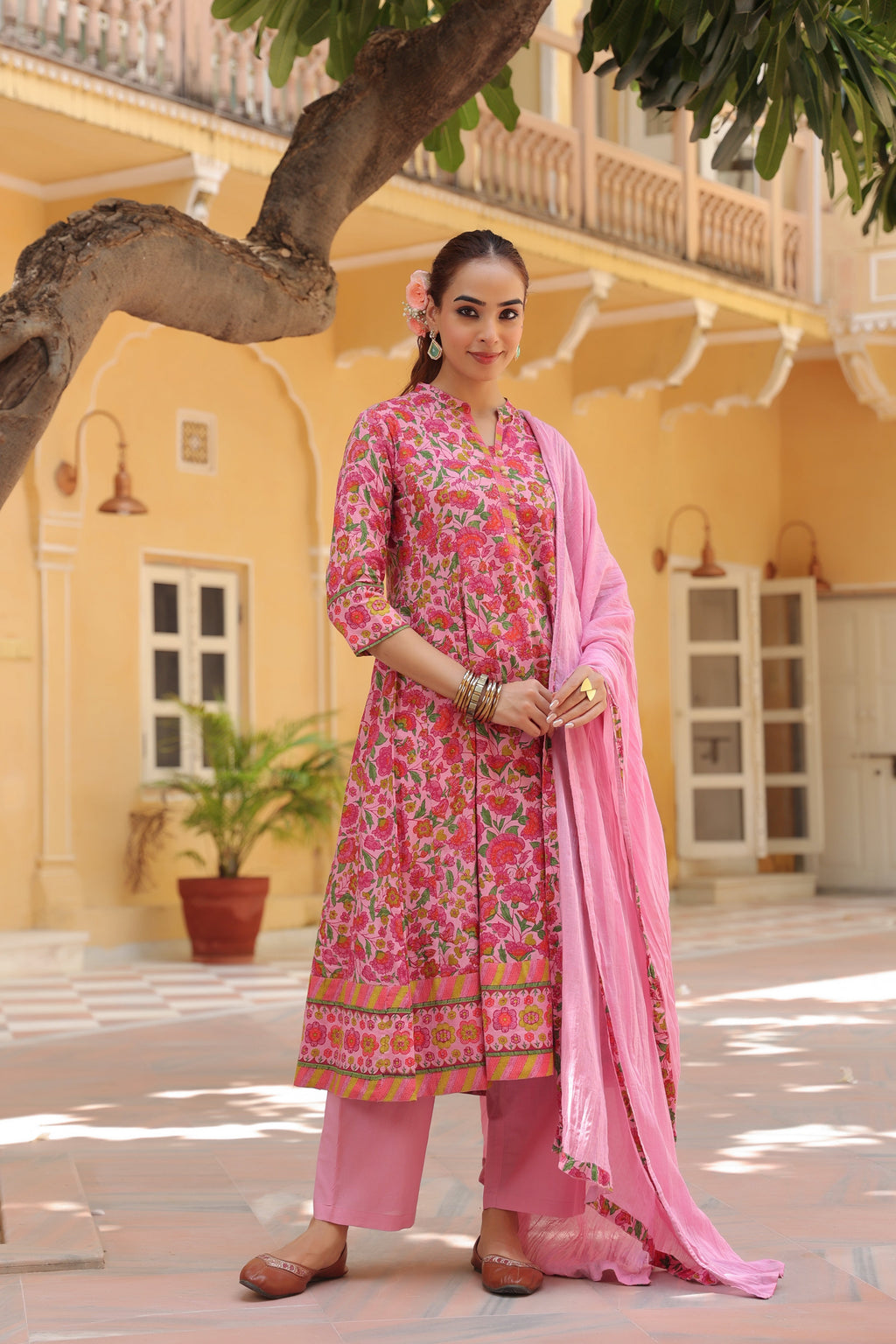 Women Floral Printed Regular Pure Cotton Kurta with Trousers & With Dupatta