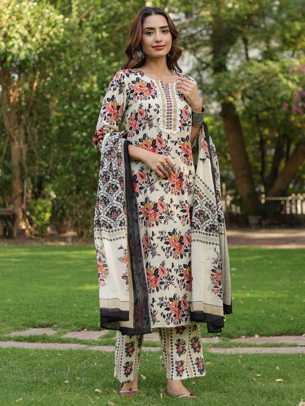 Women Floral Printed Regular Pure Cotton Kurta with Trousers & With Dupatta