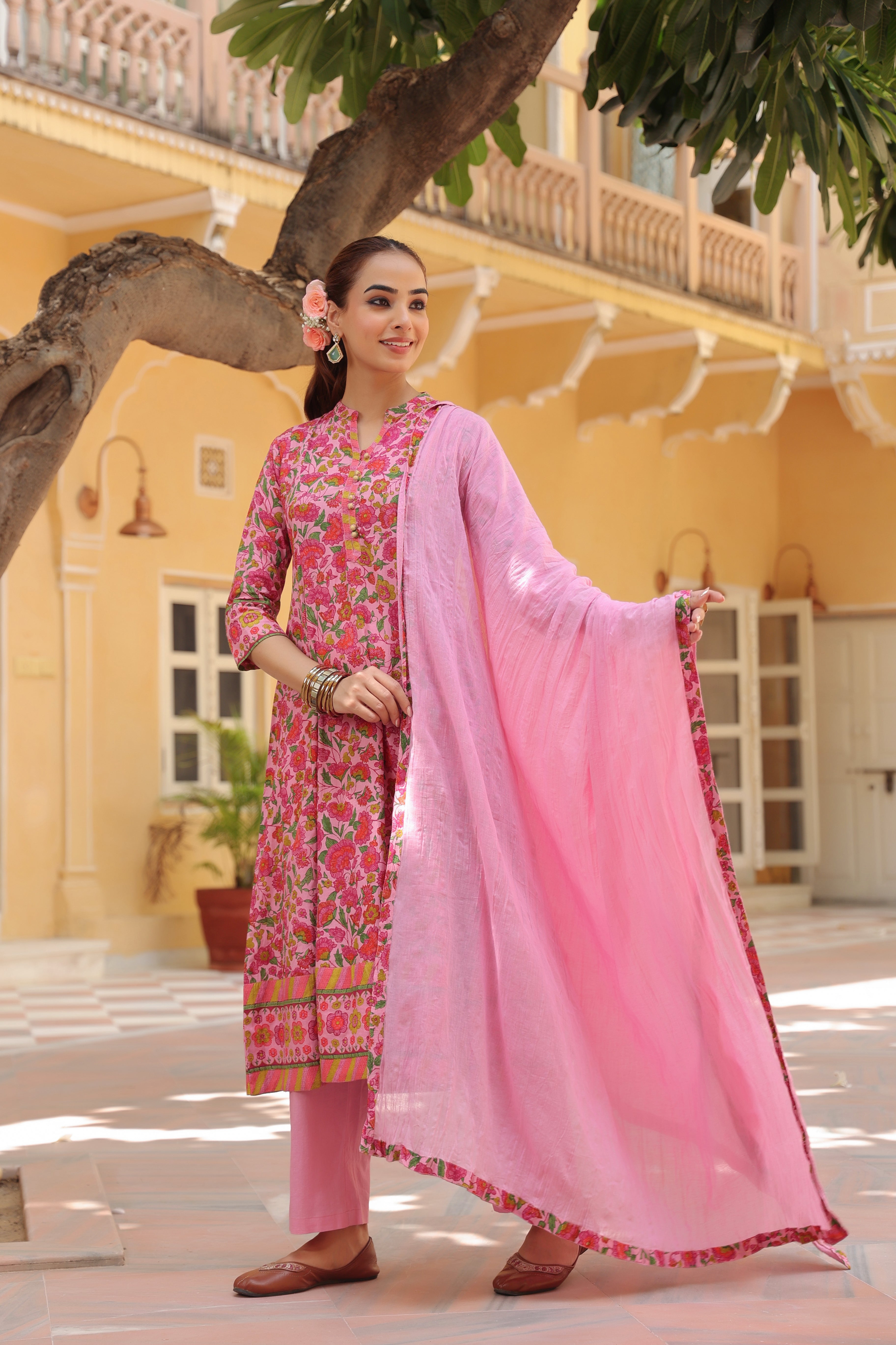 Women Floral Printed Regular Pure Cotton Kurta with Trousers & With Dupatta