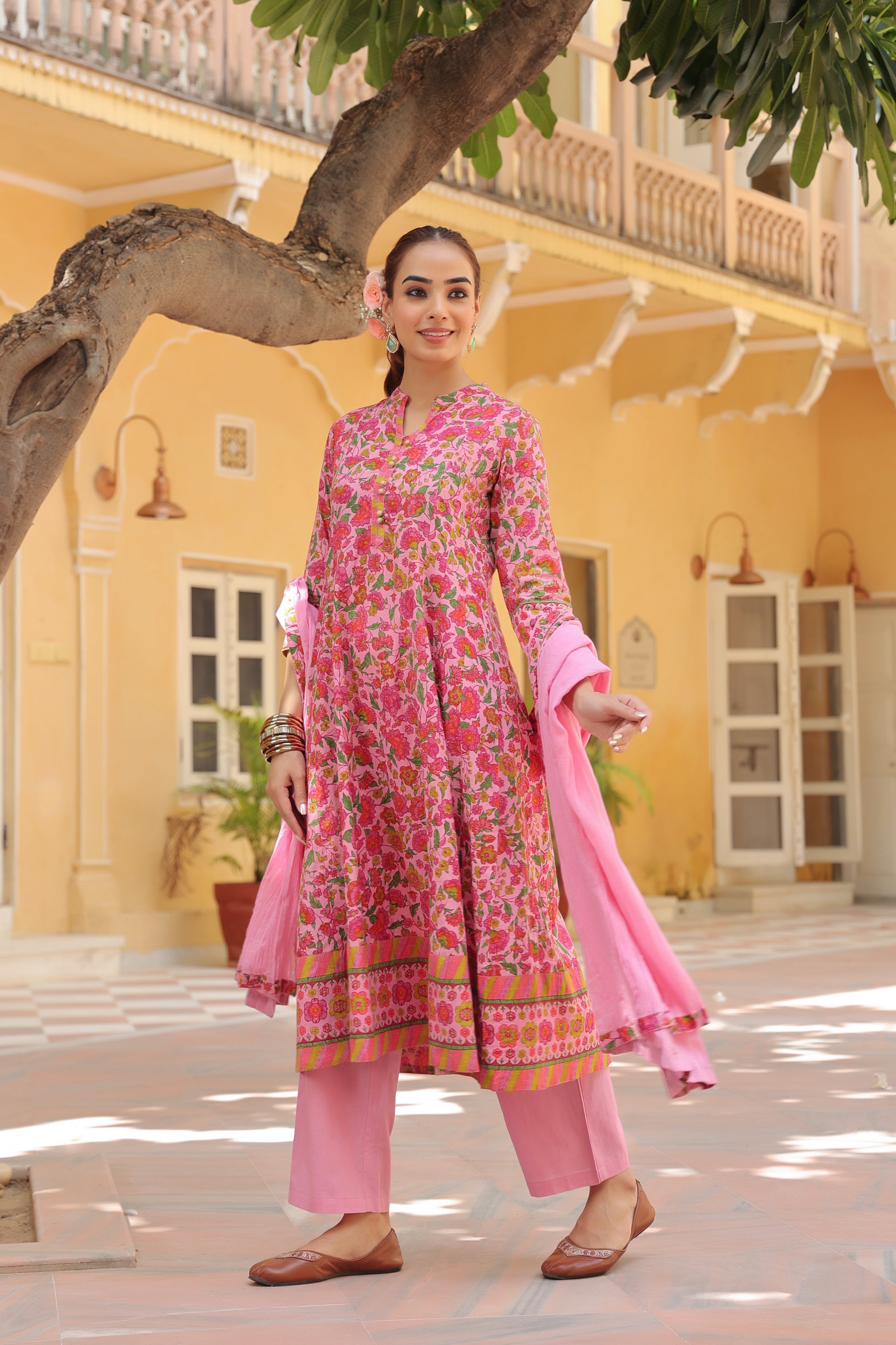 Women Floral Printed Regular Pure Cotton Kurta with Trousers & With Dupatta