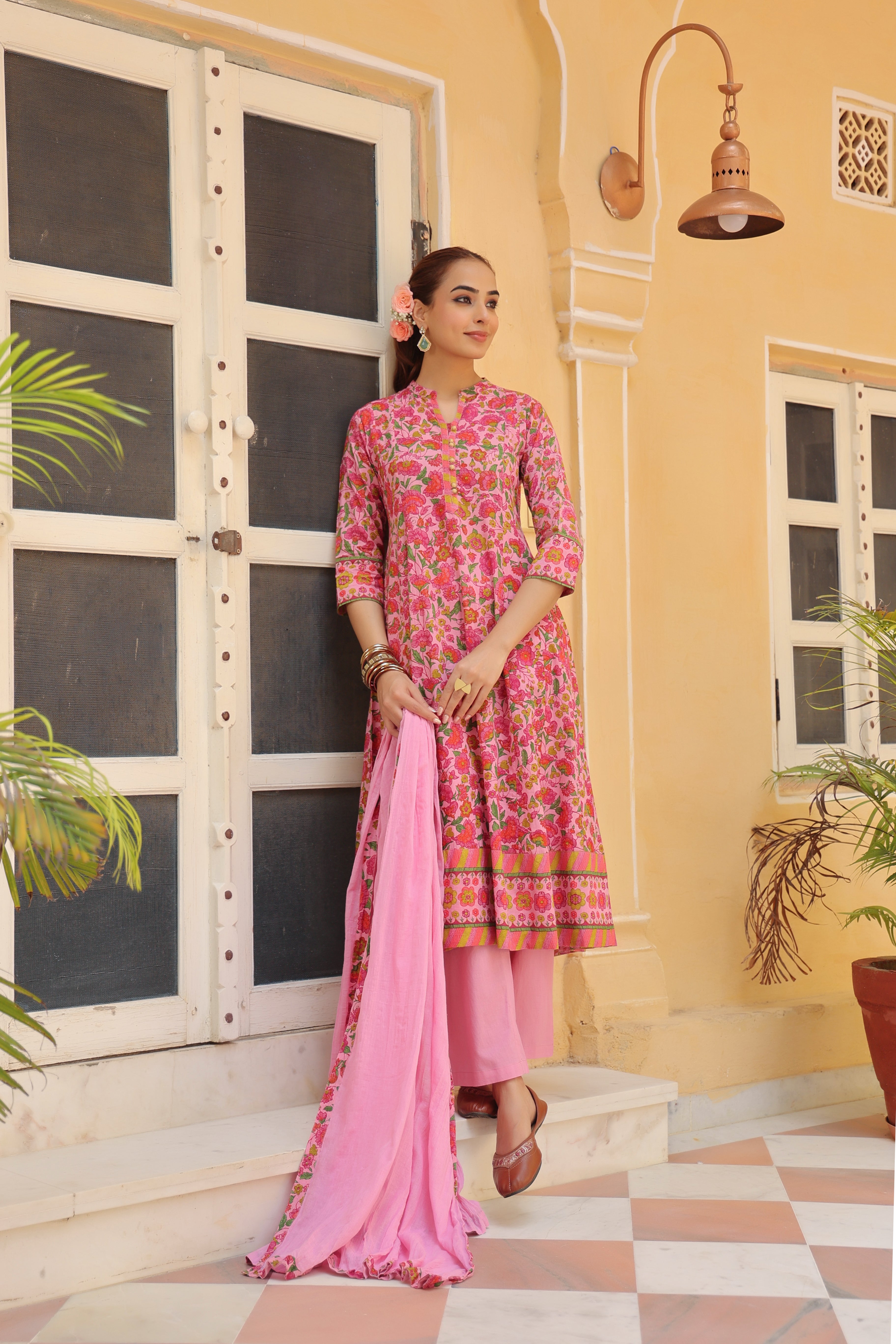 Women Floral Printed Regular Pure Cotton Kurta with Trousers & With Dupatta